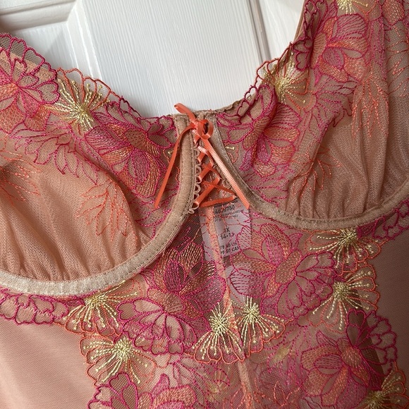 Torrid Embroidered Mesh Strappy Chemise Size 1 (14/16) Nude Floral NWT - Picture 2 of 6